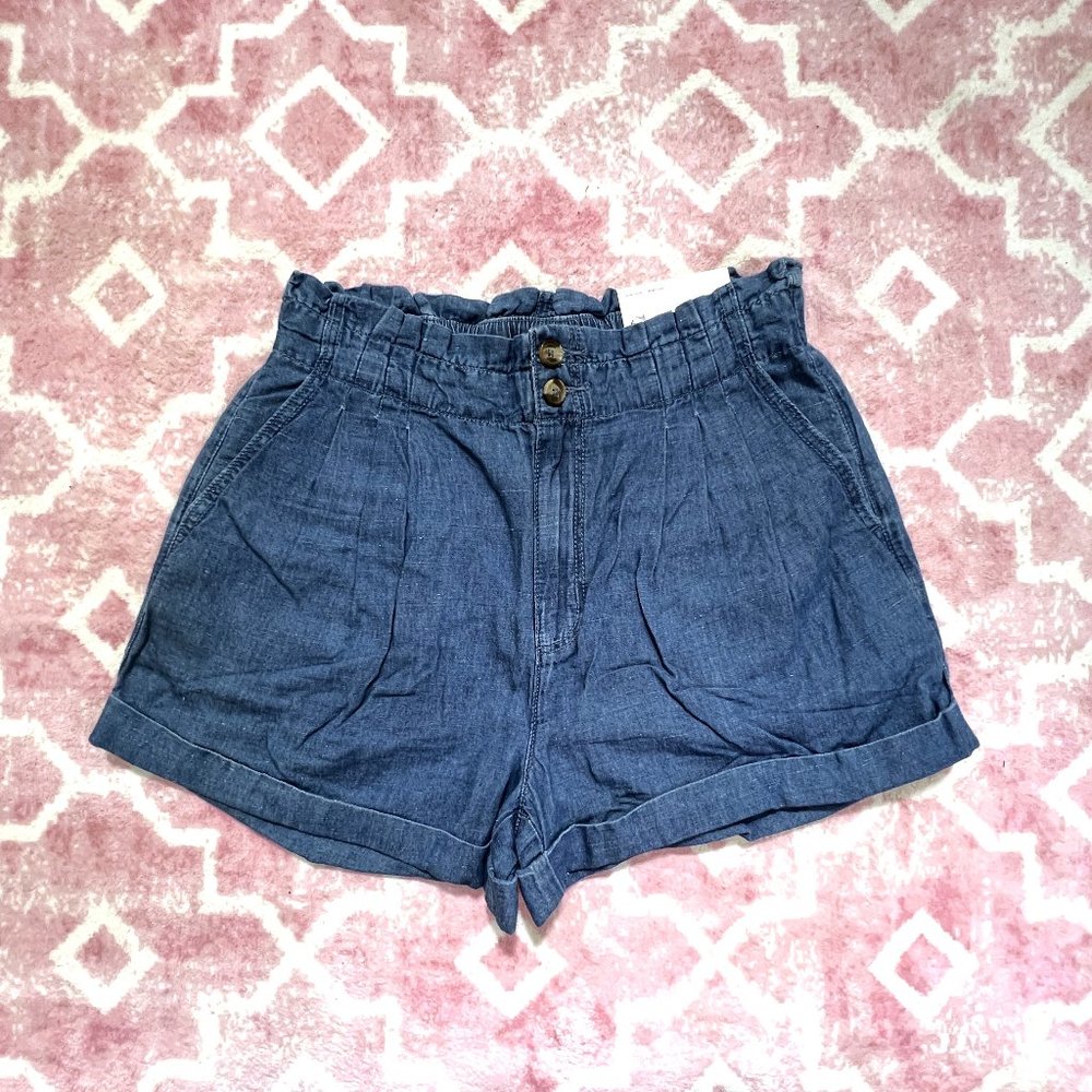 American Eagle Pleated Denim Chambray Mom Short